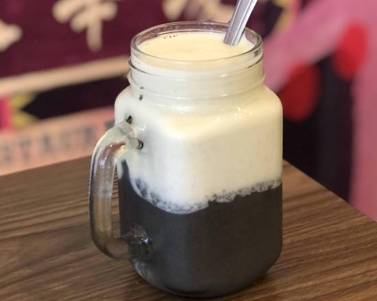 Z17. Fresh Sesame Soymilk (Cold) 現磨芝麻豆漿 (凍)